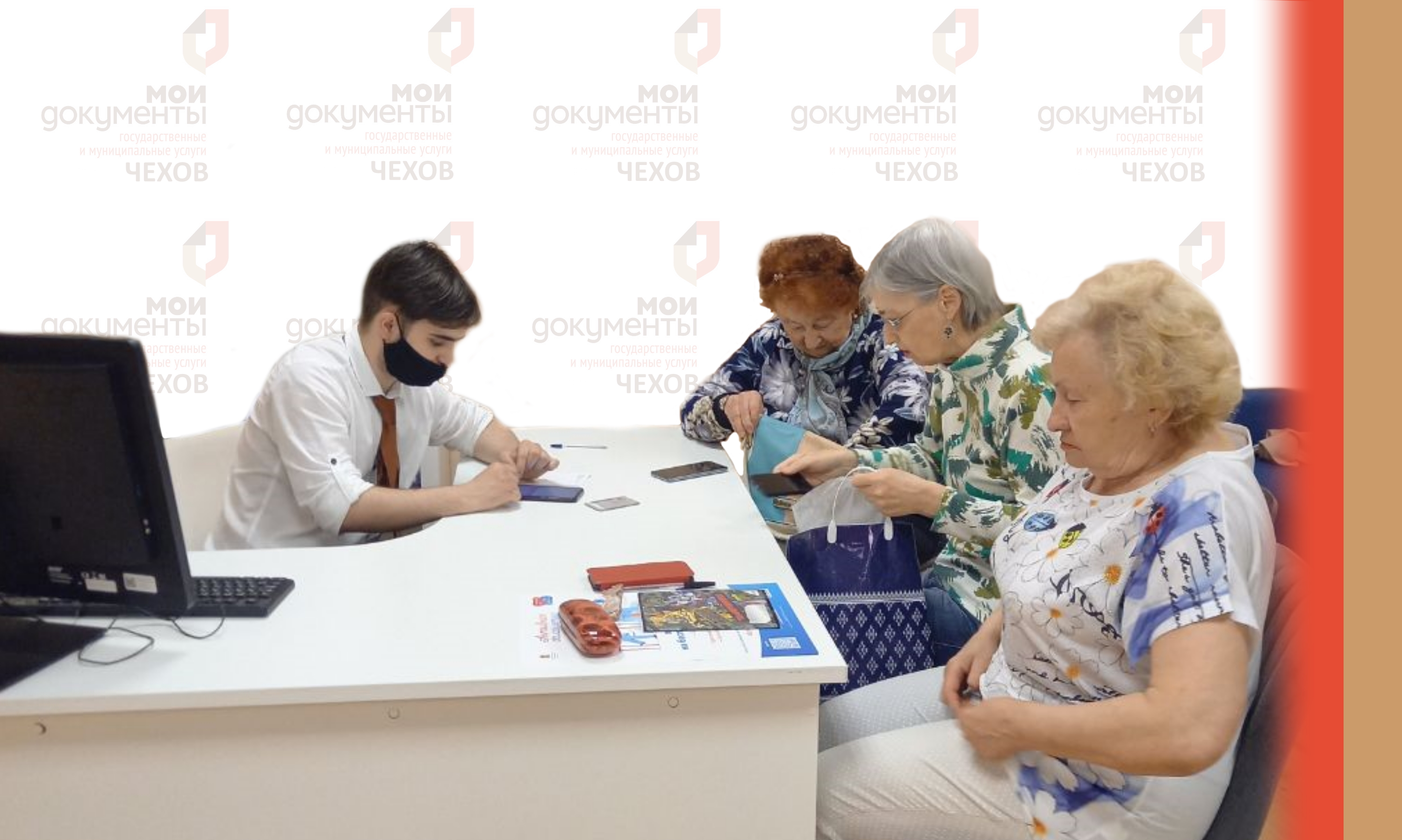 Каждый четверг в клубе "Активное долголетие" проходят курсы компьютерной грамотности